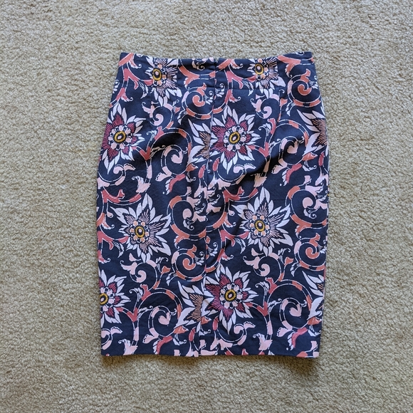 Floral Pencil Skirt - Picture 2 of 3